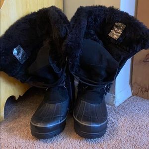 WARM LACE UP KHOMBU SNOW BOOTS